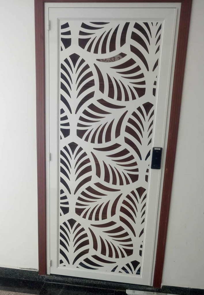 Cửa sắt chung cư Phú Hoàng Anh hoa văn CNC LHS-9473