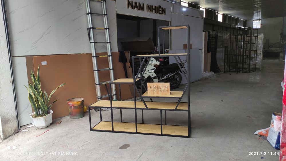 Kệ trang trí khung sắt làm vách ngăn LHS-6190
