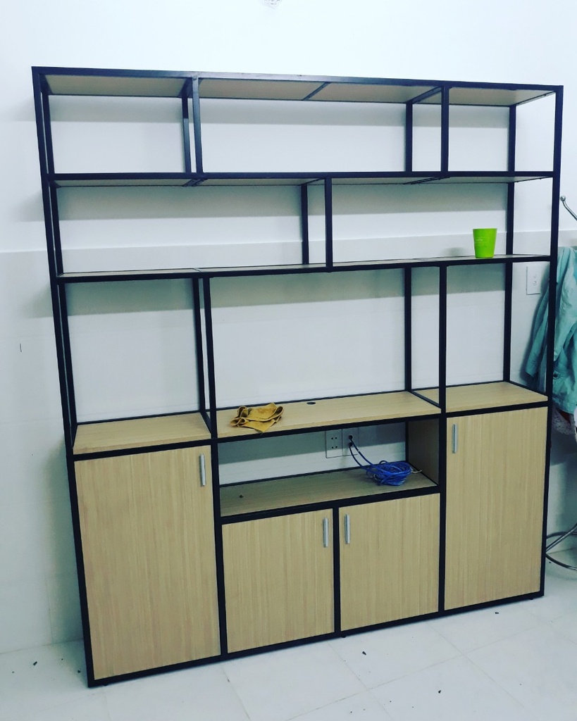 Kệ tivi khung chân sắt - mặt gỗ có hộc tủ LHS-4229